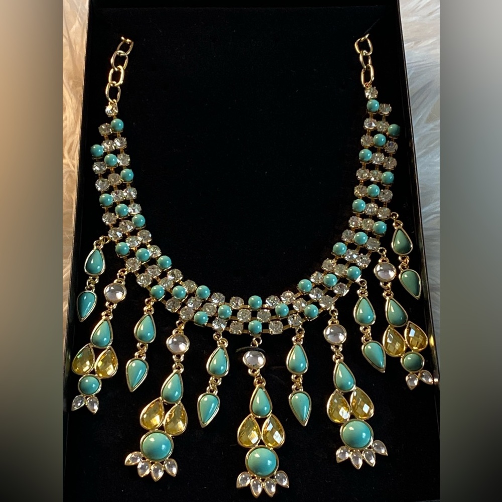 HOT IN HOLLYWOOD Necklace Fit for a Queen. Hot in Hollywood!